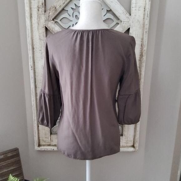 St John's Bay Women's 3/4 Puff Sleeve, Embroidered Tassel Tie Top in Brown Rayon - Picture 4 of 4